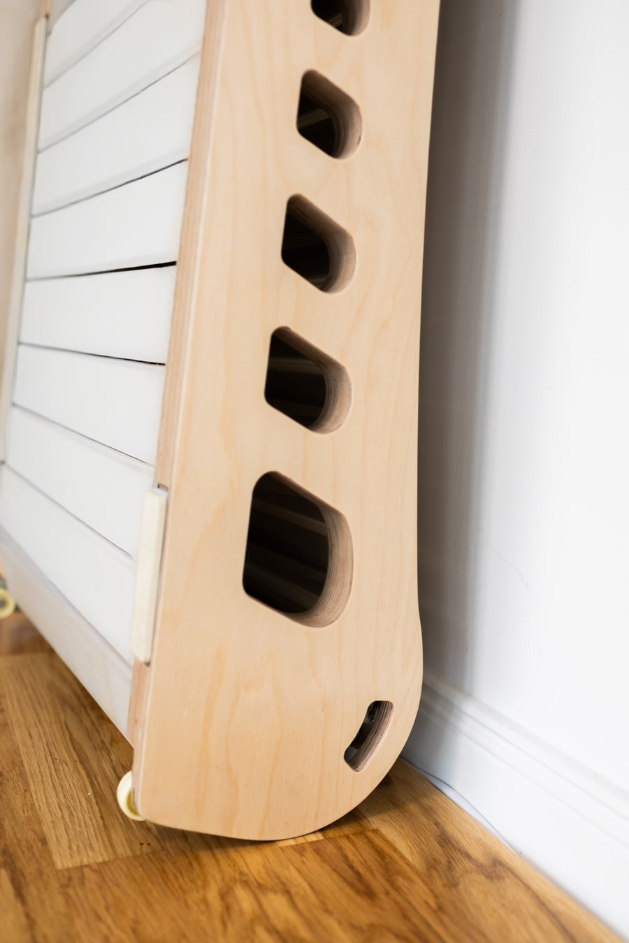 Natural wood, Stored upright
