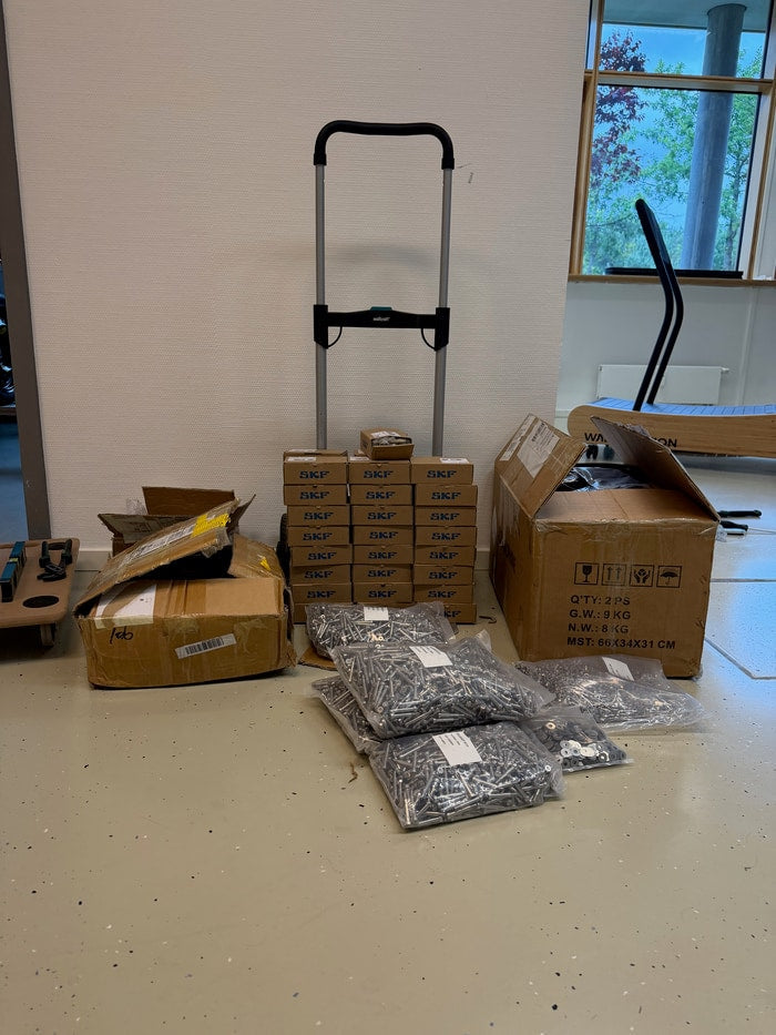 First deliveries of bearings, bolts, nuts and washers in the workshop