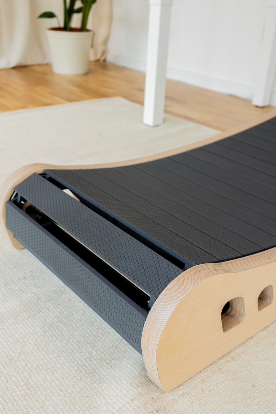 Natural and black, Product view