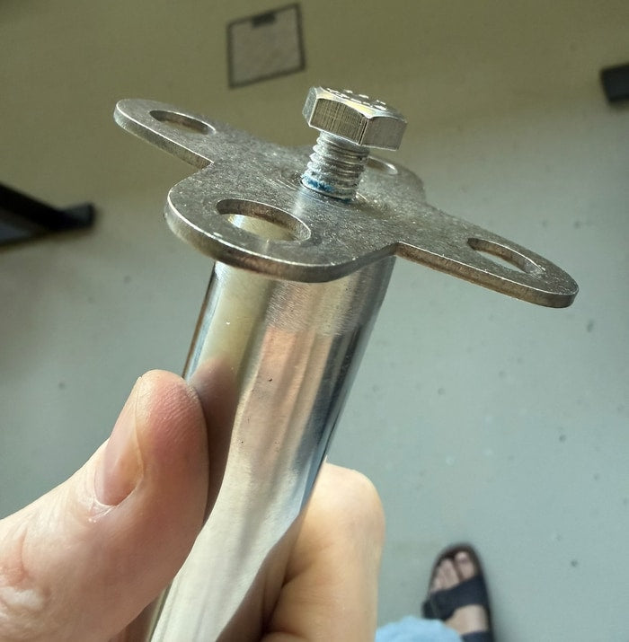 It squeaks or clicks